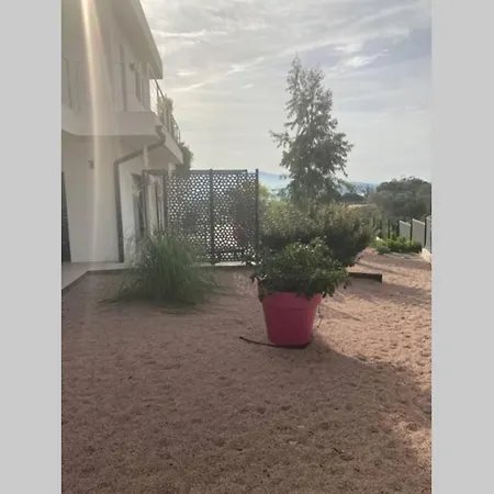 Les Jardins Du Fort. Rez De T2 Avec Terrasse *