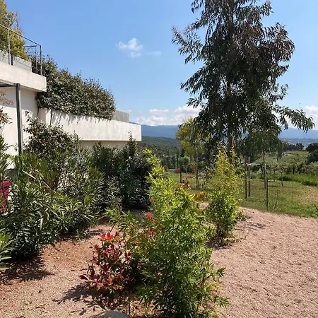 Les Jardins Du Fort. Rez De T2 Avec Terrasse *