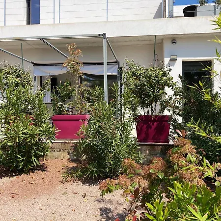Les Jardins Du Fort. Rez De T2 Avec Terrasse